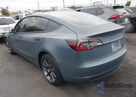 2022 Tesla Model 3 Long Range Dual Motor All-Wheel Drive z USA, uszkodzony, nr VIN 5YJ3E1EB6NF357593